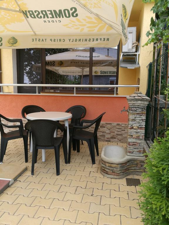 Guest House Karaulanov Elhovo  Екстер'єр фото